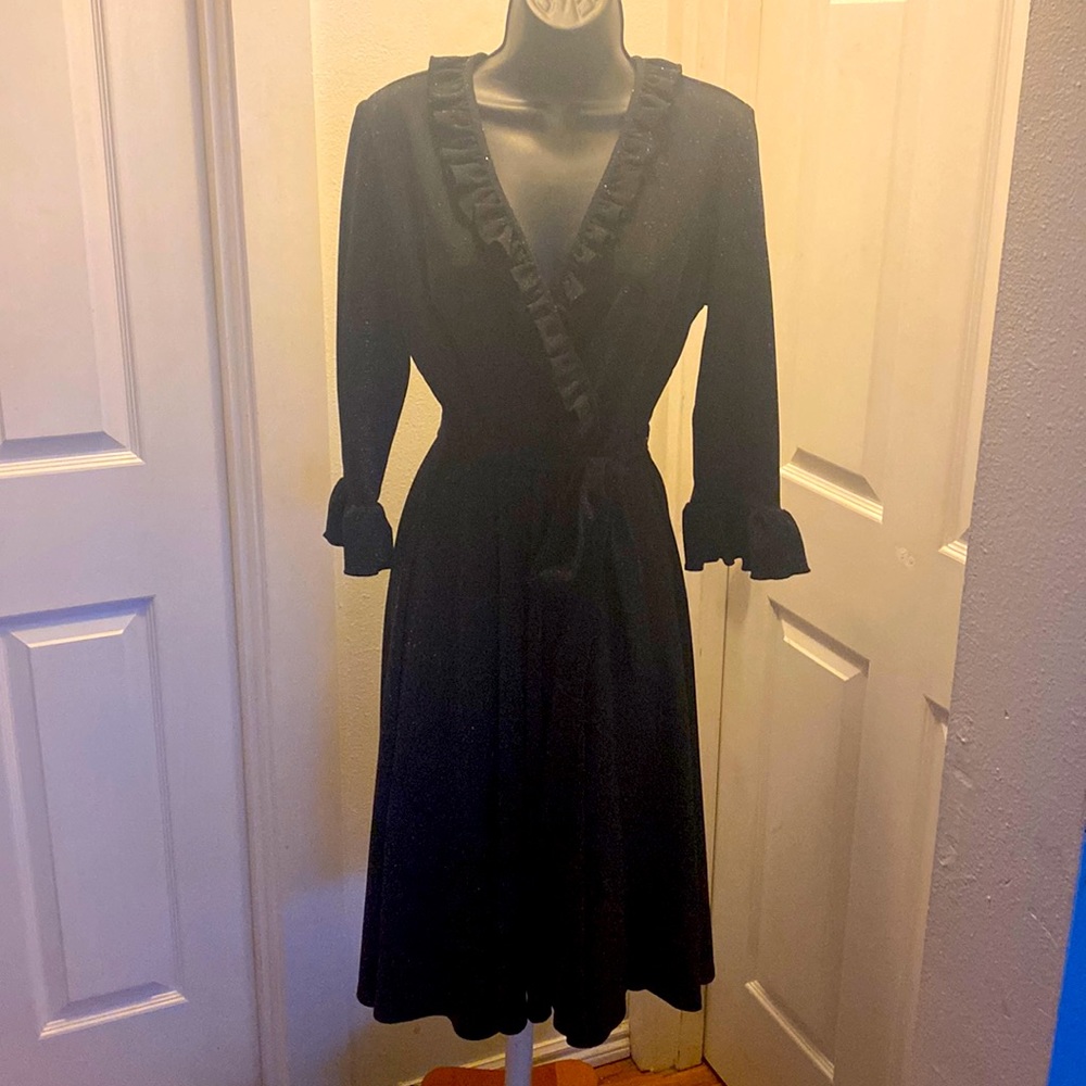 Gabby Skye Black with silver Nordstrom long Sleeve faux wrap Dress Size 6